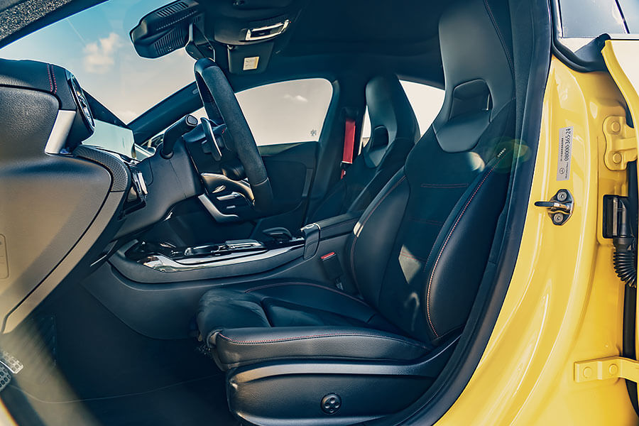 這是一場黑色豪門企業第三代的氣勢爭奪戰。