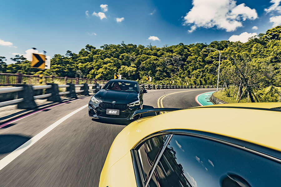 這是一場黑色豪門企業第三代的氣勢爭奪戰。