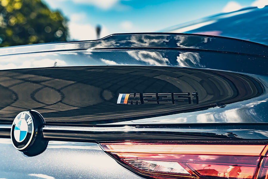 這是一場黑色豪門企業第三代的氣勢爭奪戰。