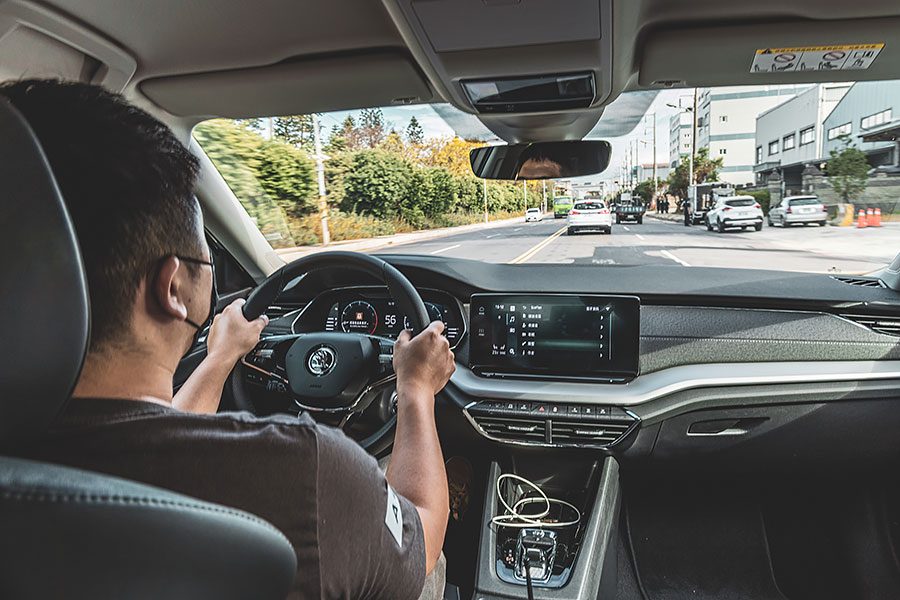 買車,終究離不開花多少錢以及在花費中獲得多少東西,以下是有吃有拿還可以再打包菜尾的選擇。