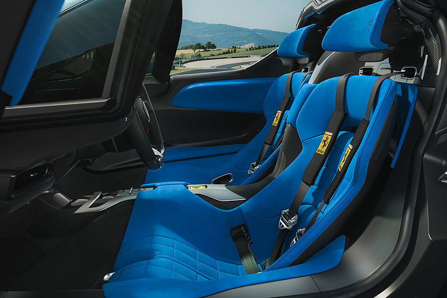 俗話說的好:「有一就有二,有二就有三,無三不成禮」。女士們,先生們,掌聲歡迎法拉利Icona車系全新第三部作品登場!