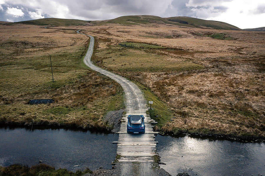 保時捷Taycan撕毀了公路上的遊戲規則,如今更想在其他一切領域稱霸天下。