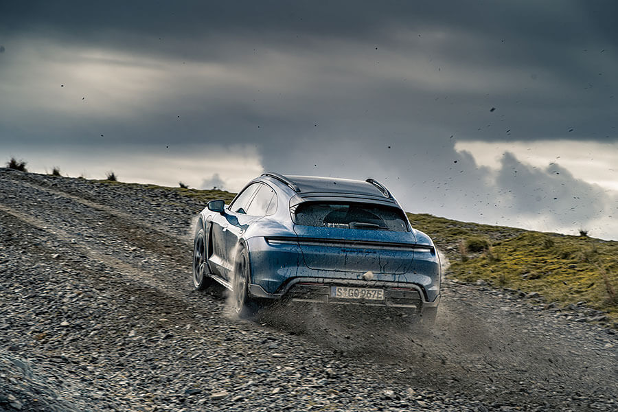 保時捷Taycan撕毀了公路上的遊戲規則,如今更想在其他一切領域稱霸天下。