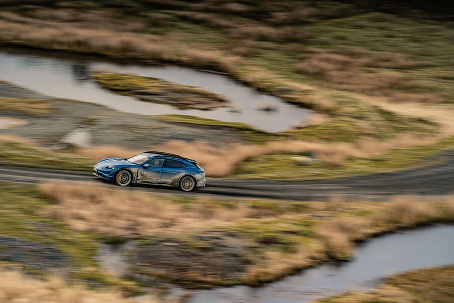 保時捷Taycan撕毀了公路上的遊戲規則,如今更想在其他一切領域稱霸天下。