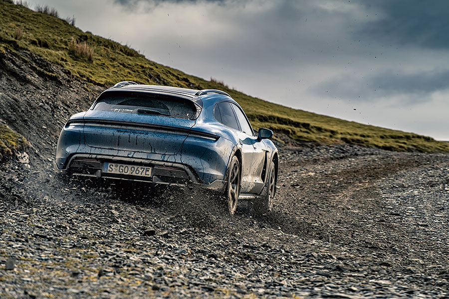 保時捷Taycan撕毀了公路上的遊戲規則,如今更想在其他一切領域稱霸天下。