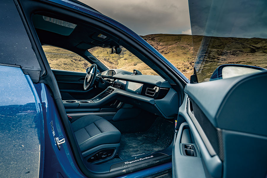 保時捷Taycan撕毀了公路上的遊戲規則,如今更想在其他一切領域稱霸天下。