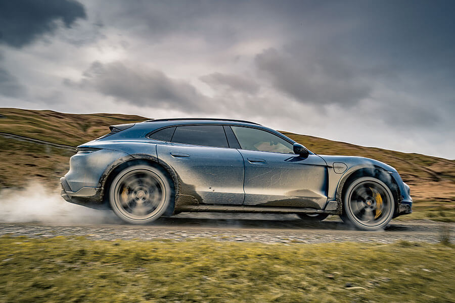 保時捷Taycan撕毀了公路上的遊戲規則,如今更想在其他一切領域稱霸天下。