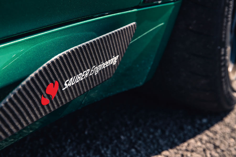 愛快Giulia GTAm與福特Mustang GT500狹路相逢。問世間當真有人需要這麼狂妄的殺傷力嗎?一起塞進耳塞查明真相吧!