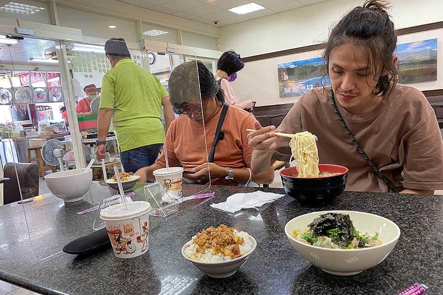 繼北風一役之後,這次TG決定對太陽發出挑戰書,一場史詩級的競賽準備開跑……。