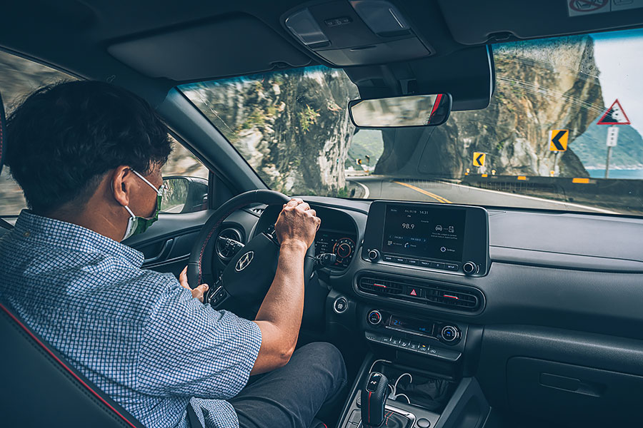 繼北風一役之後,這次TG決定對太陽發出挑戰書,一場史詩級的競賽準備開跑……。