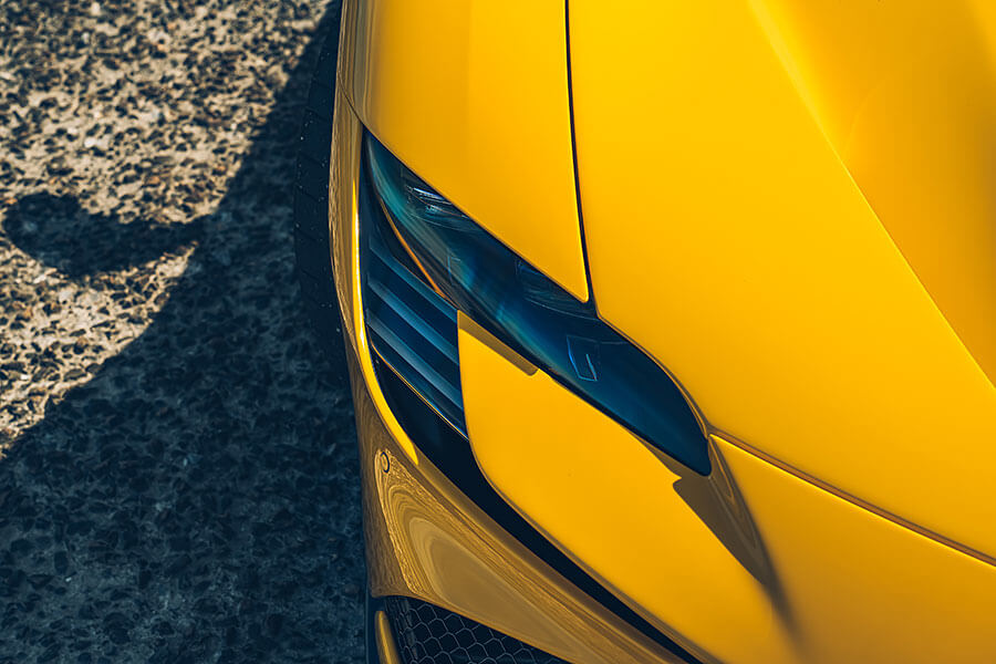 或許這部法拉利讓你覺得很不法拉利,因為摻了電氣,但也因為電,讓我更著迷……。