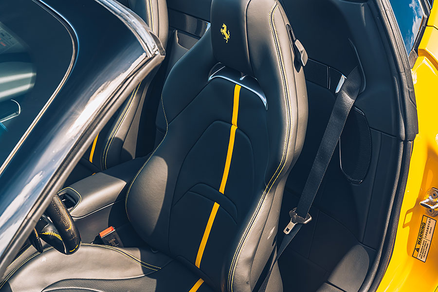 或許這部法拉利讓你覺得很不法拉利,因為摻了電氣,但也因為電,讓我更著迷……。