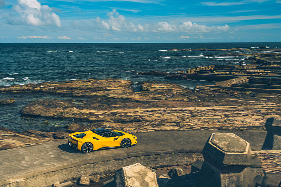 或許這部法拉利讓你覺得很不法拉利,因為摻了電氣,但也因為電,讓我更著迷……。