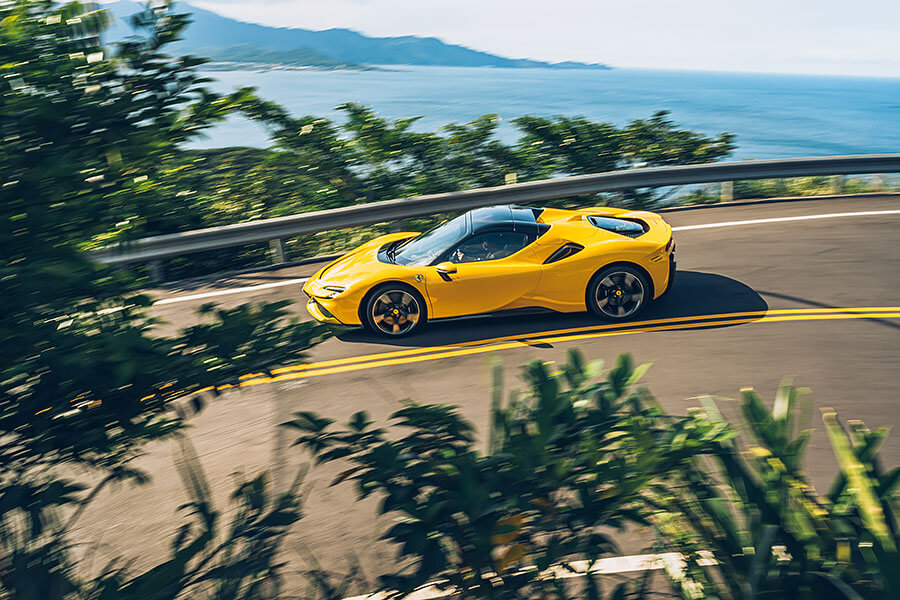 或許這部法拉利讓你覺得很不法拉利,因為摻了電氣,但也因為電,讓我更著迷……。