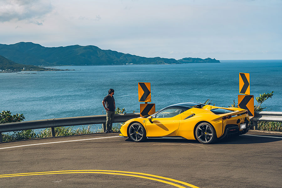 或許這部法拉利讓你覺得很不法拉利,因為摻了電氣,但也因為電,讓我更著迷……。