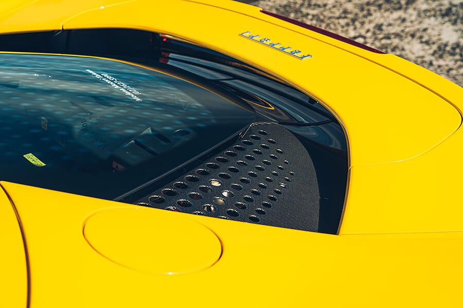 或許這部法拉利讓你覺得很不法拉利,因為摻了電氣,但也因為電,讓我更著迷……。