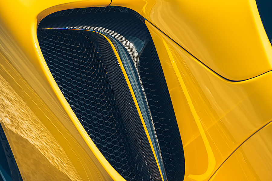 或許這部法拉利讓你覺得很不法拉利,因為摻了電氣,但也因為電,讓我更著迷……。