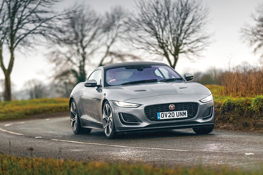 豐田憑著新型2.0公升Supra成為最後一家把小容積四汽缸引擎裝到輕盈轎跑上的汽車生產商,如今正是時候安排它會一會兩位成名對手。