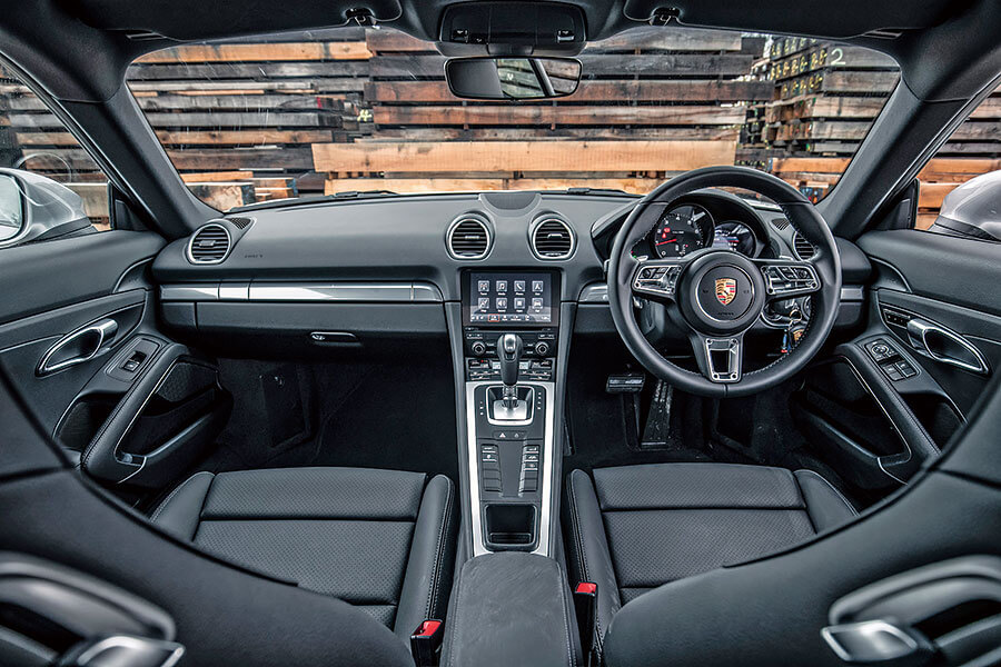 豐田憑著新型2.0公升Supra成為最後一家把小容積四汽缸引擎裝到輕盈轎跑上的汽車生產商,如今正是時候安排它會一會兩位成名對手。