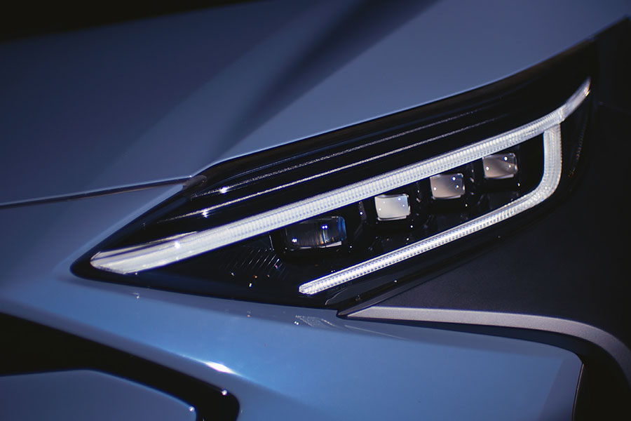 這只是一輛平淡無奇的電動休旅車?不,這可是速霸陸對於太陽和土地的感謝之情。