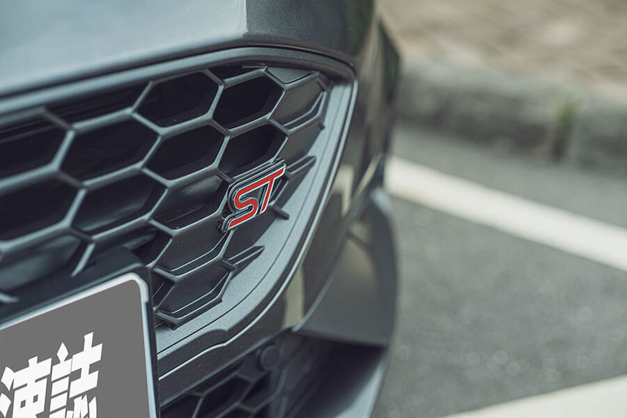 時不我予,2021顯然市場焦點不在鋼砲身上,光想湊齊三部新車居然要耗費這麼大的勁兒……