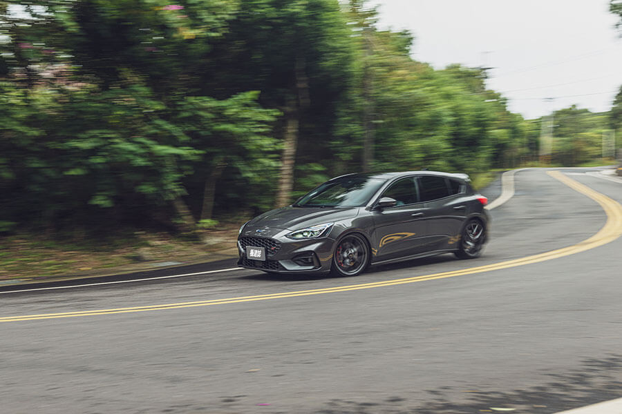 時不我予,2021顯然市場焦點不在鋼砲身上,光想湊齊三部新車居然要耗費這麼大的勁兒……