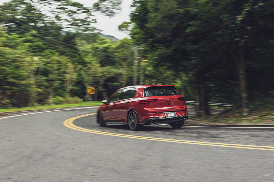 時不我予,2021顯然市場焦點不在鋼砲身上,光想湊齊三部新車居然要耗費這麼大的勁兒……