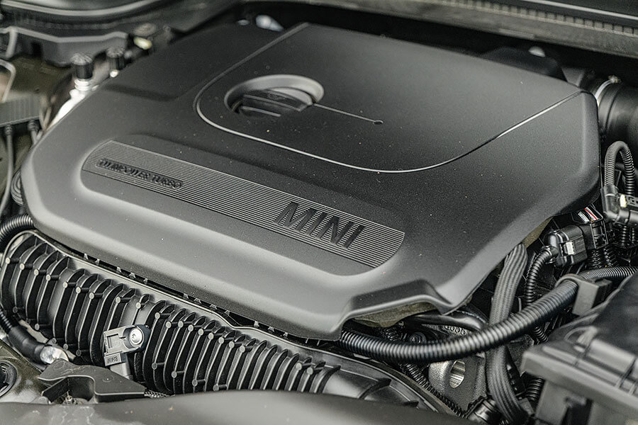 時不我予,2021顯然市場焦點不在鋼砲身上,光想湊齊三部新車居然要耗費這麼大的勁兒……