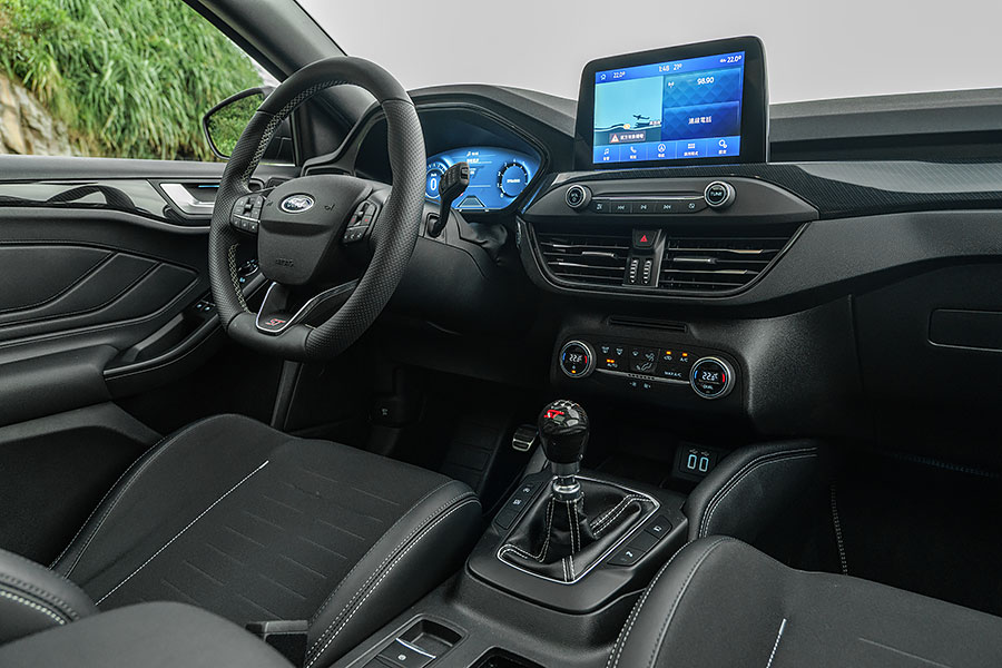 時不我予,2021顯然市場焦點不在鋼砲身上,光想湊齊三部新車居然要耗費這麼大的勁兒……