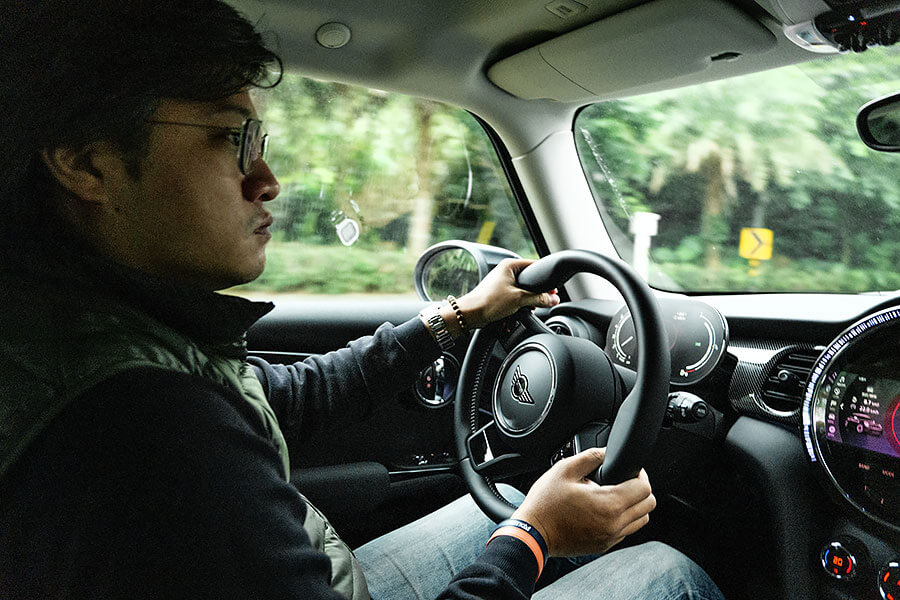 時不我予,2021顯然市場焦點不在鋼砲身上,光想湊齊三部新車居然要耗費這麼大的勁兒……