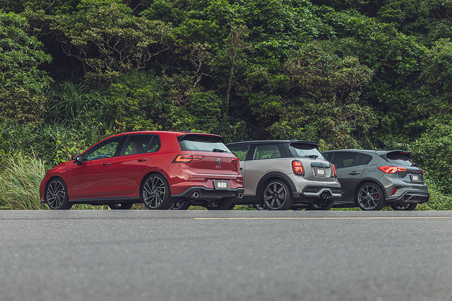 時不我予,2021顯然市場焦點不在鋼砲身上,光想湊齊三部新車居然要耗費這麼大的勁兒……