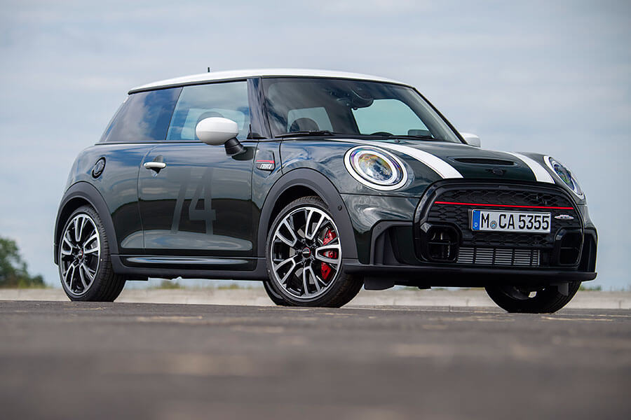 時不我予,2021顯然市場焦點不在鋼砲身上,光想湊齊三部新車居然要耗費這麼大的勁兒……