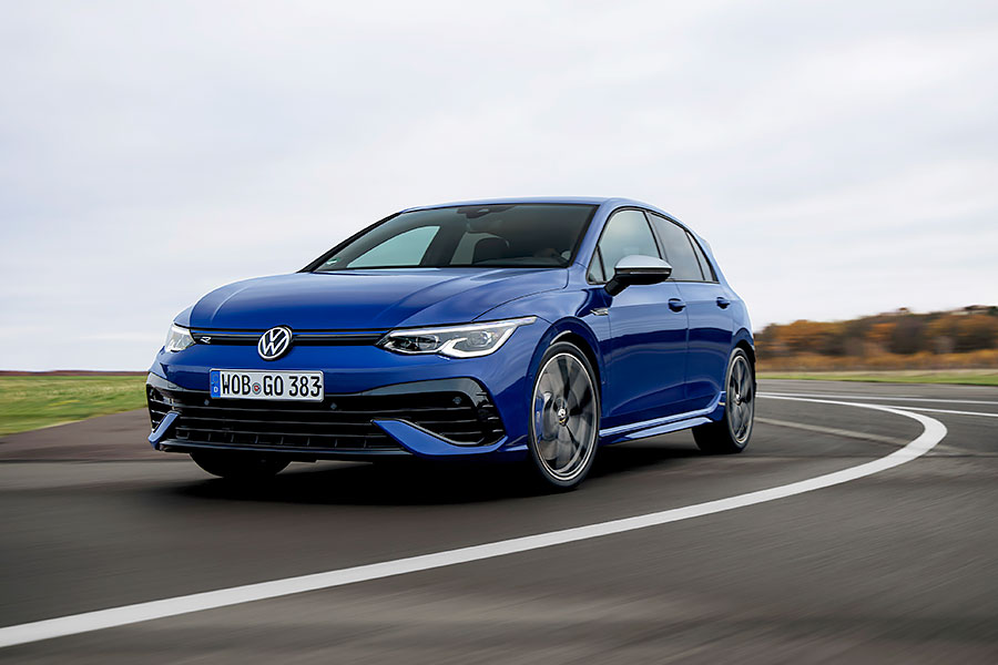 時不我予,2021顯然市場焦點不在鋼砲身上,光想湊齊三部新車居然要耗費這麼大的勁兒……