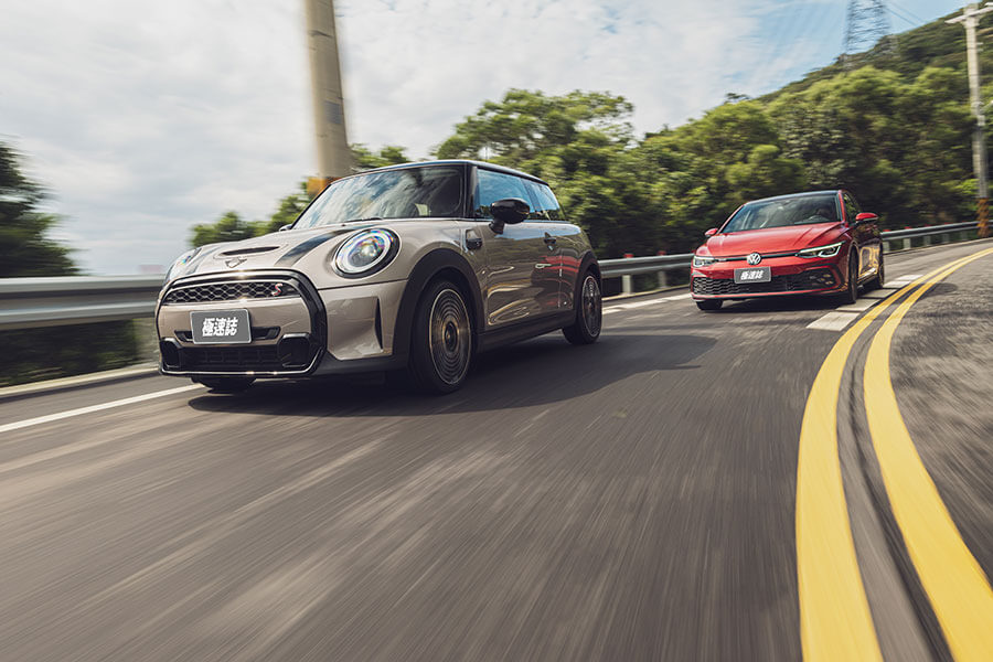 時不我予,2021顯然市場焦點不在鋼砲身上,光想湊齊三部新車居然要耗費這麼大的勁兒……