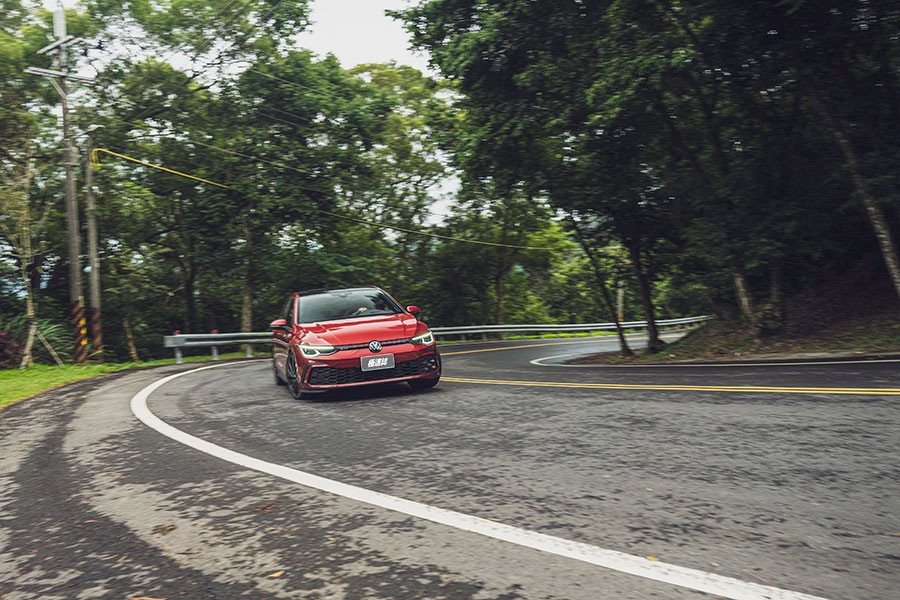 時不我予,2021顯然市場焦點不在鋼砲身上,光想湊齊三部新車居然要耗費這麼大的勁兒……