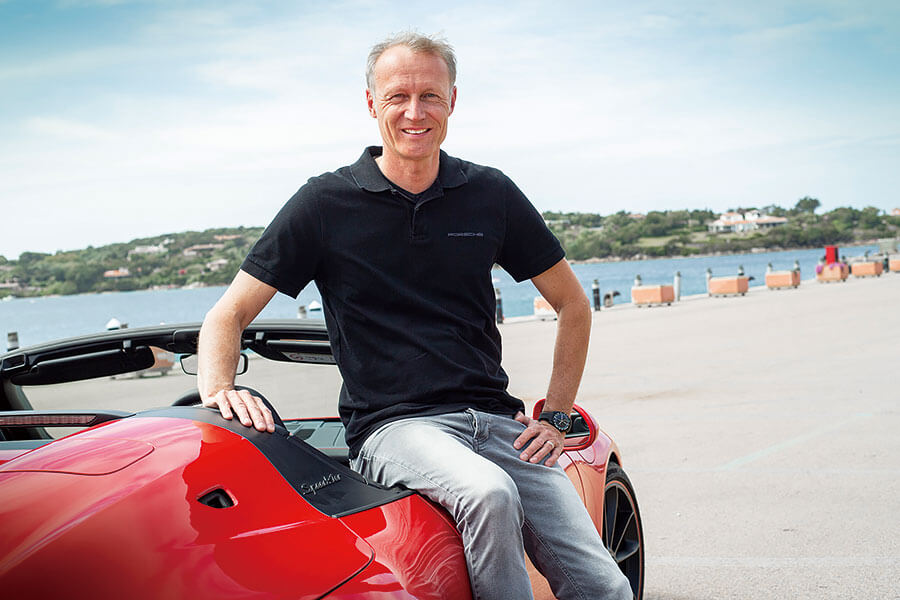 從最風光傑作,至到最慘淡低潮,這裡備妥你想知的一切,以及許多你不曾知道的保時捷逸聞軼事。