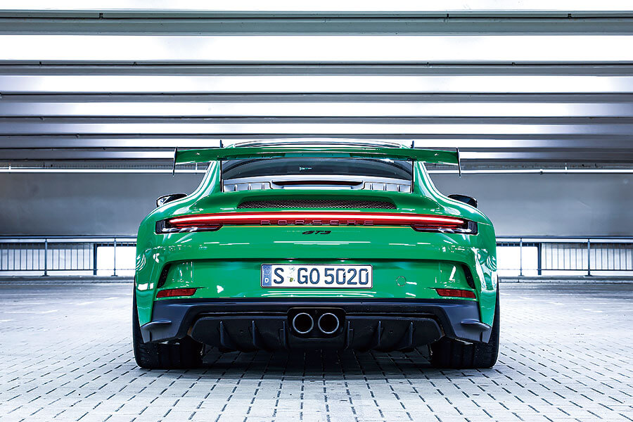 從最風光傑作,至到最慘淡低潮,這裡備妥你想知的一切,以及許多你不曾知道的保時捷逸聞軼事。