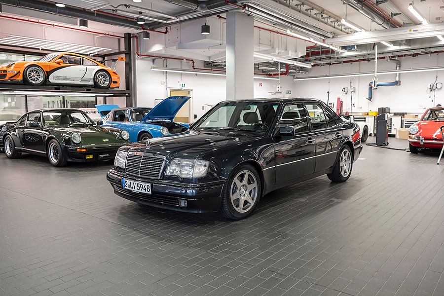 從最風光傑作,至到最慘淡低潮,這裡備妥你想知的一切,以及許多你不曾知道的保時捷逸聞軼事。