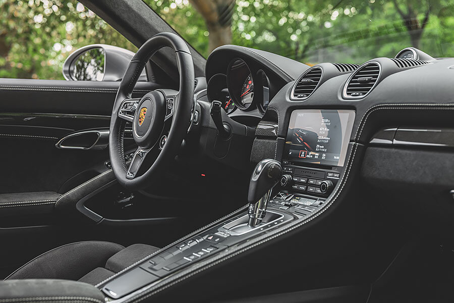 午後跑幾趟山,一處戶外古巴三明治收尾,凱門大鱷十足合乎我心。