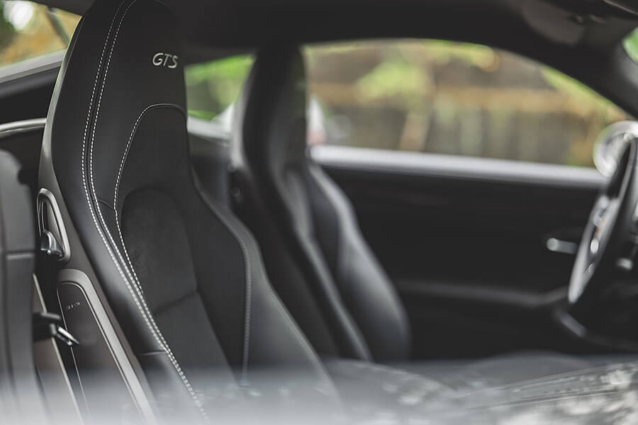 午後跑幾趟山,一處戶外古巴三明治收尾,凱門大鱷十足合乎我心。