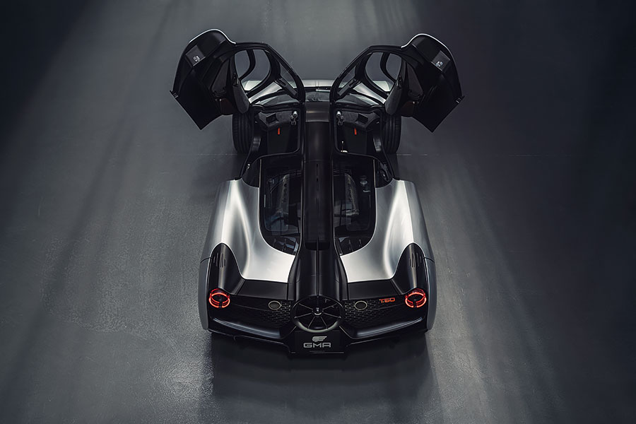 你是最偉大的在世汽車設計師，需要世上前所未見的最上乘V12，你會找誰幫忙呢？當然是Cosworth。