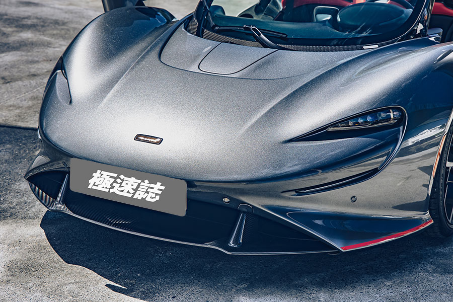 每個駕馭的動作都像在挑釁,你敢跟我一起瘋嗎?敢,那就來啊…..