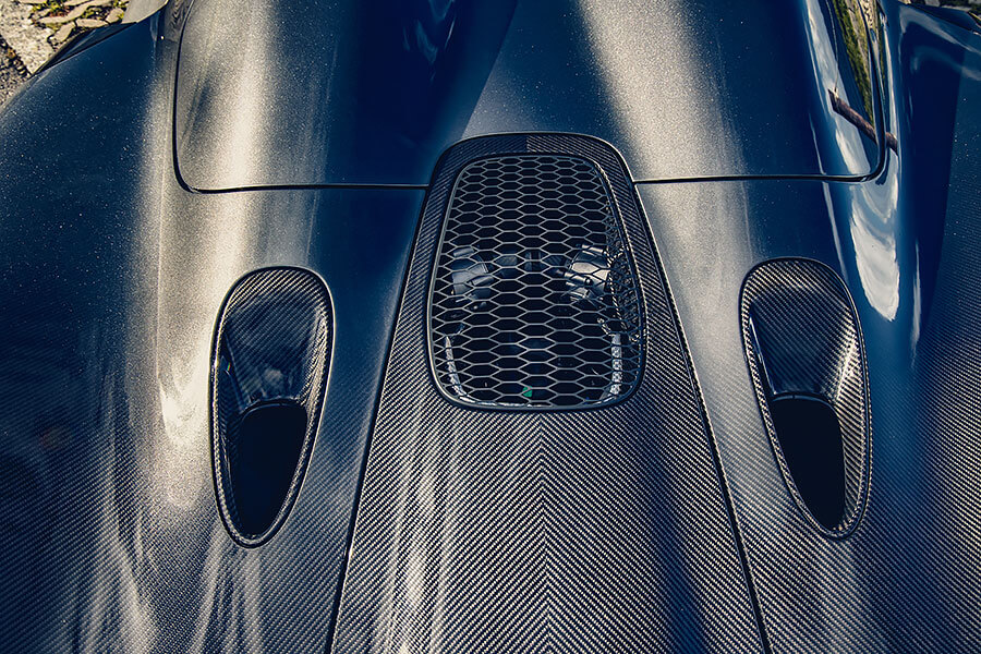 每個駕馭的動作都像在挑釁,你敢跟我一起瘋嗎?敢,那就來啊…..