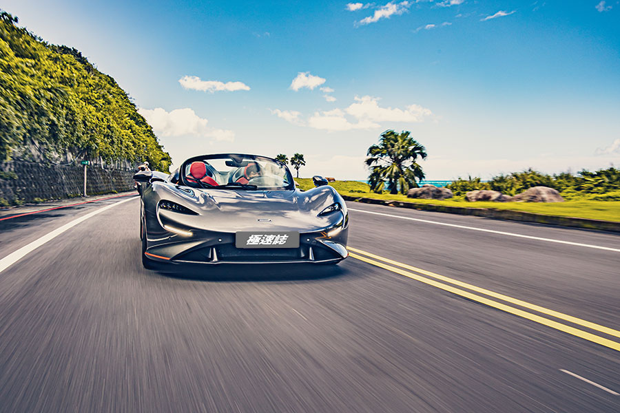 每個駕馭的動作都像在挑釁,你敢跟我一起瘋嗎?敢,那就來啊…..