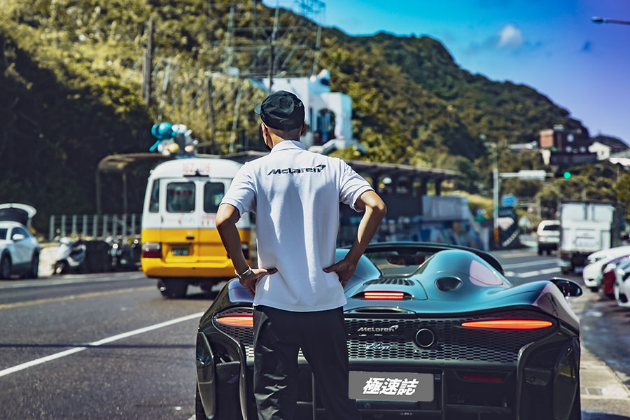 每個駕馭的動作都像在挑釁,你敢跟我一起瘋嗎?敢,那就來啊…..