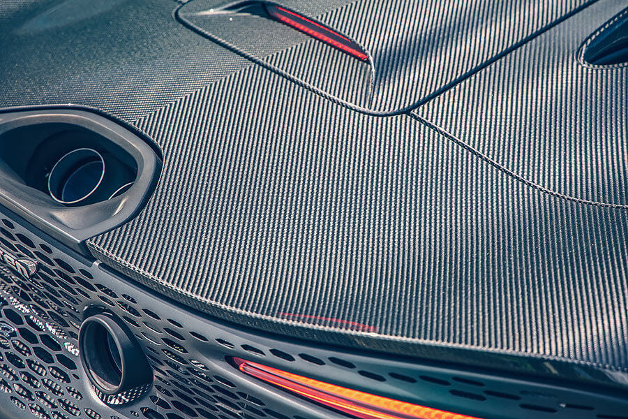 每個駕馭的動作都像在挑釁,你敢跟我一起瘋嗎?敢,那就來啊…..