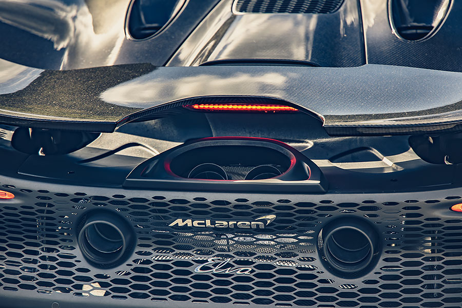 每個駕馭的動作都像在挑釁,你敢跟我一起瘋嗎?敢,那就來啊…..