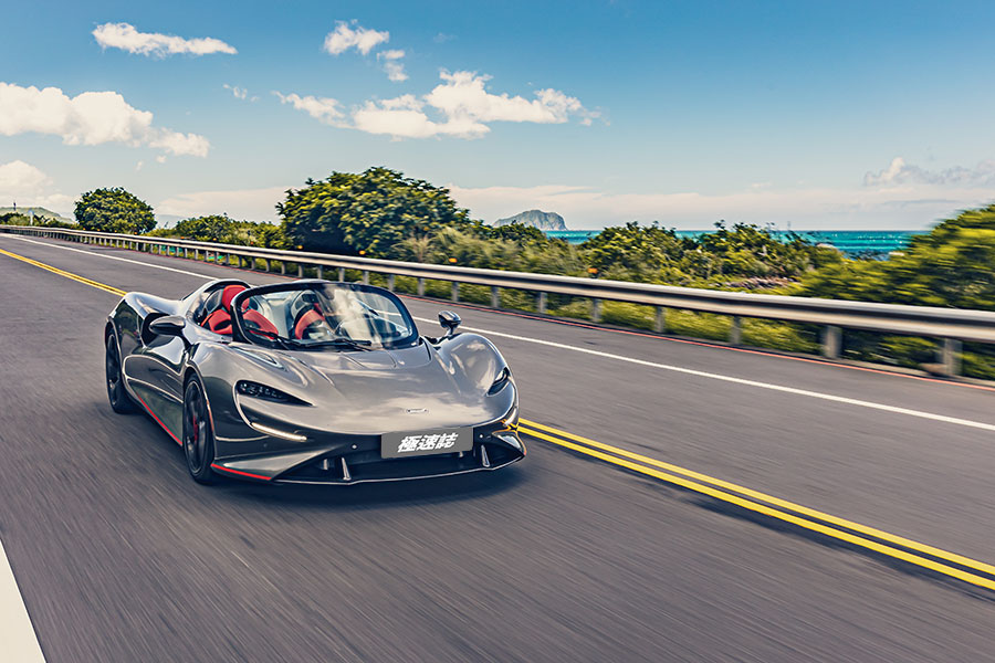 每個駕馭的動作都像在挑釁,你敢跟我一起瘋嗎?敢,那就來啊…..