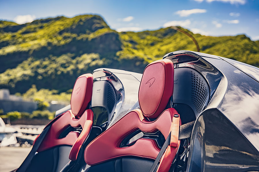 每個駕馭的動作都像在挑釁,你敢跟我一起瘋嗎?敢,那就來啊…..