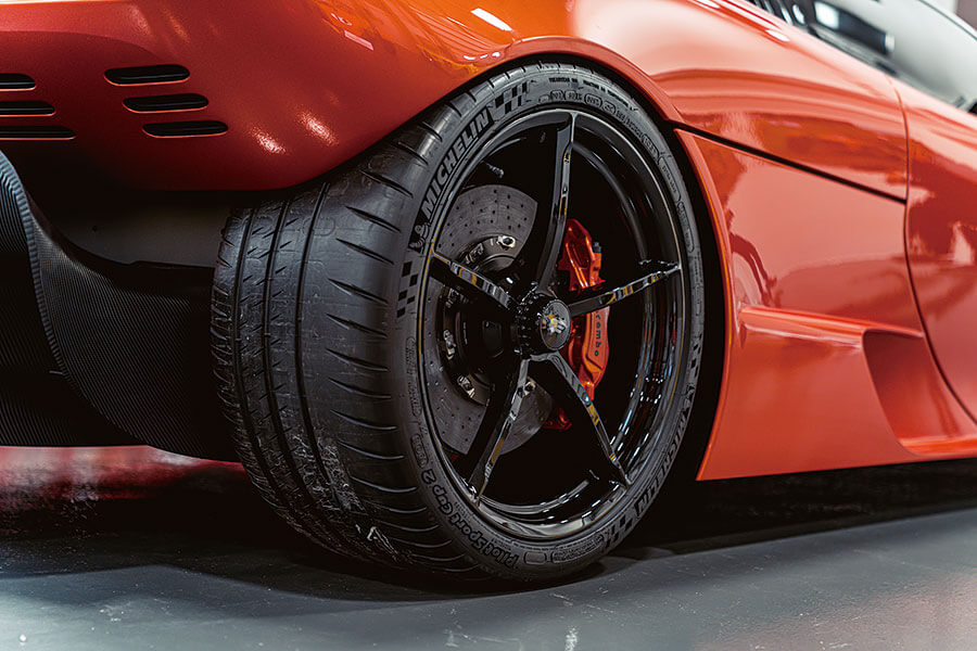 麥拉倫F1之父賣掉親生仔套現,用所得擴充世上最美妙的輕車收藏系列,各位有興趣加入導覽團一探究竟嗎?